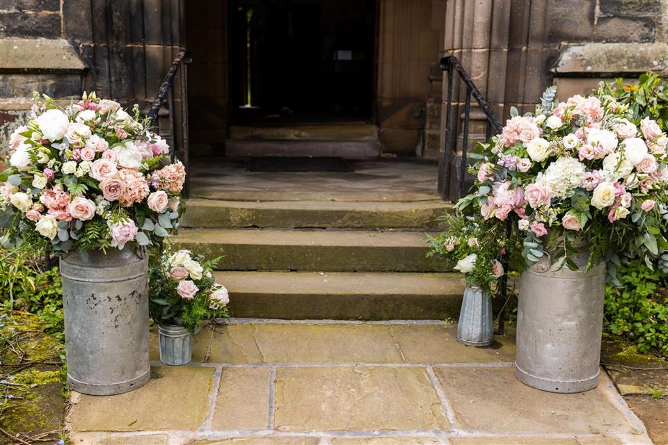Choosing your Church Wedding flowers on a Budget